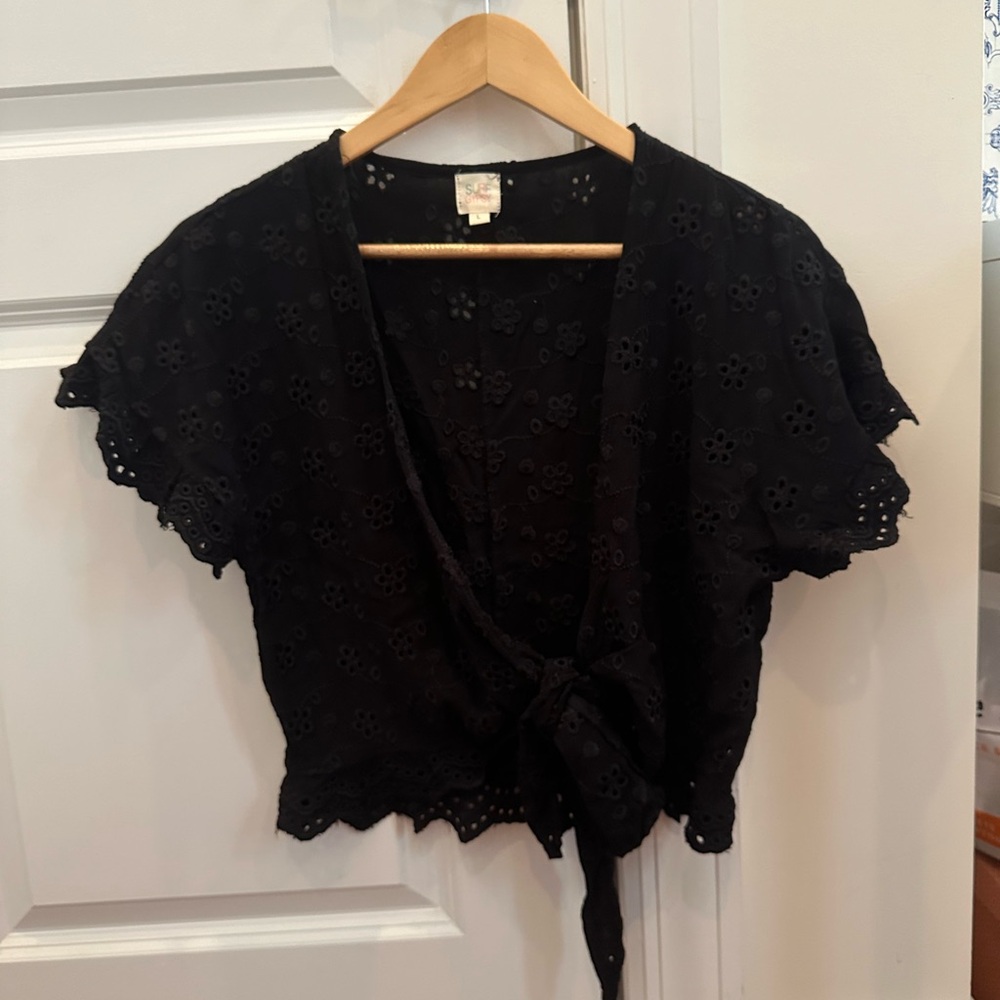 Surf Gypsy Size L Cute Black Top